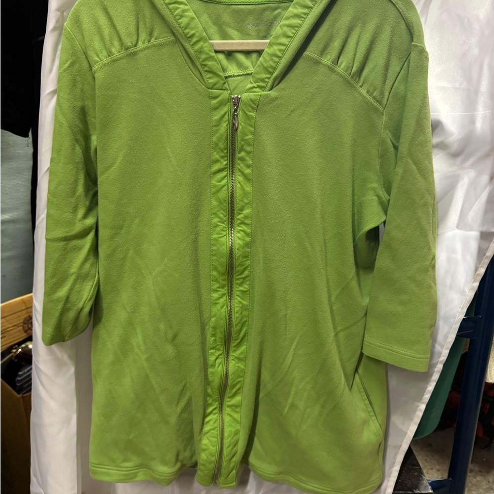 Sport Savvy Women’s Green Half Sleeve Hooded Zip up Jacket